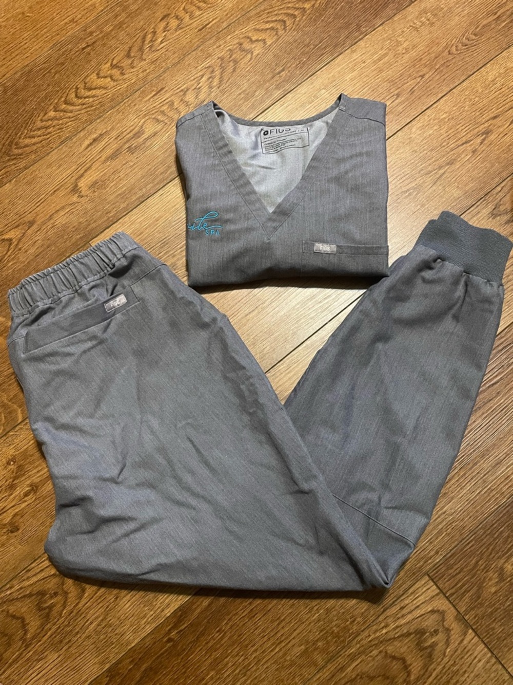 Figs Gray Technical Scrub SET V-Neck Top and Jogger Pants